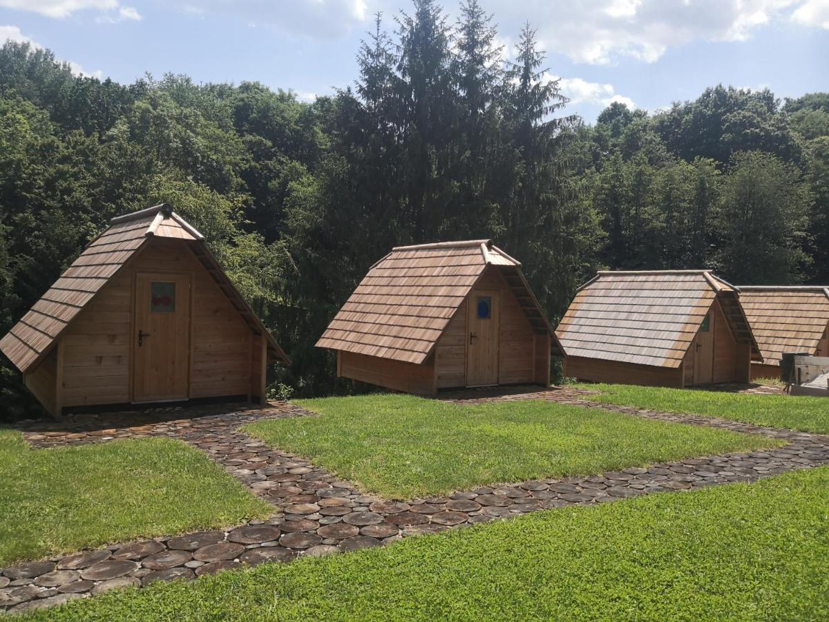 Glamping Naselje Zeleni Turizem Hotel Makole Bagian luar foto