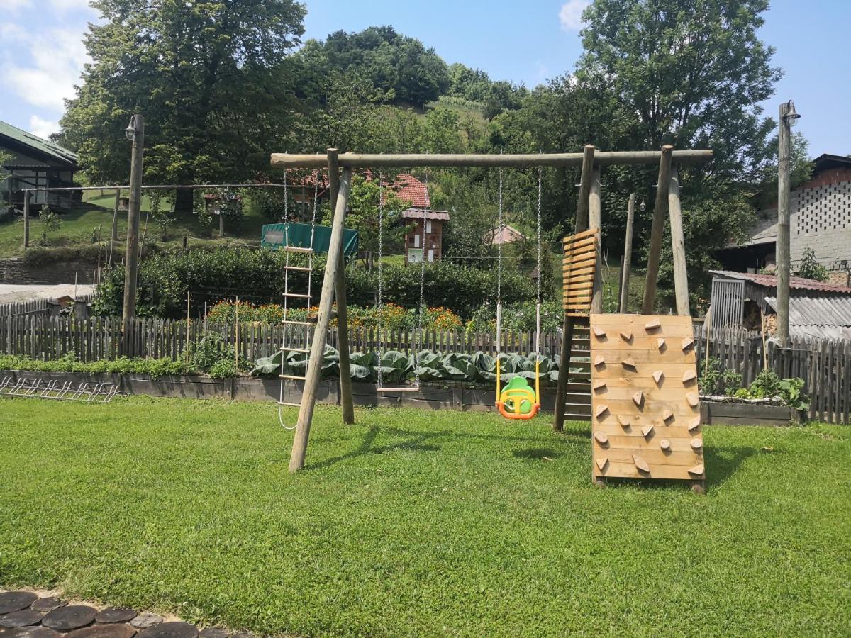 Glamping Naselje Zeleni Turizem Hotel Makole Bagian luar foto