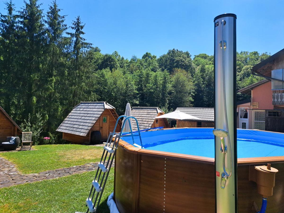 Glamping Naselje Zeleni Turizem Hotel Makole Bagian luar foto